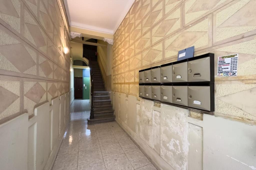 Bebarceloner Sants Apartments - 2 Bedrooms ภายนอก รูปภาพ